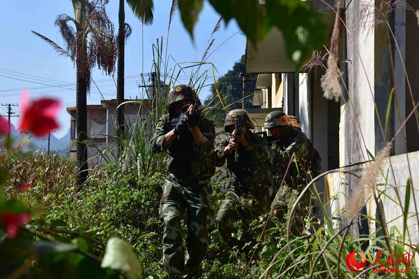 2016121侯꠆ؑTM