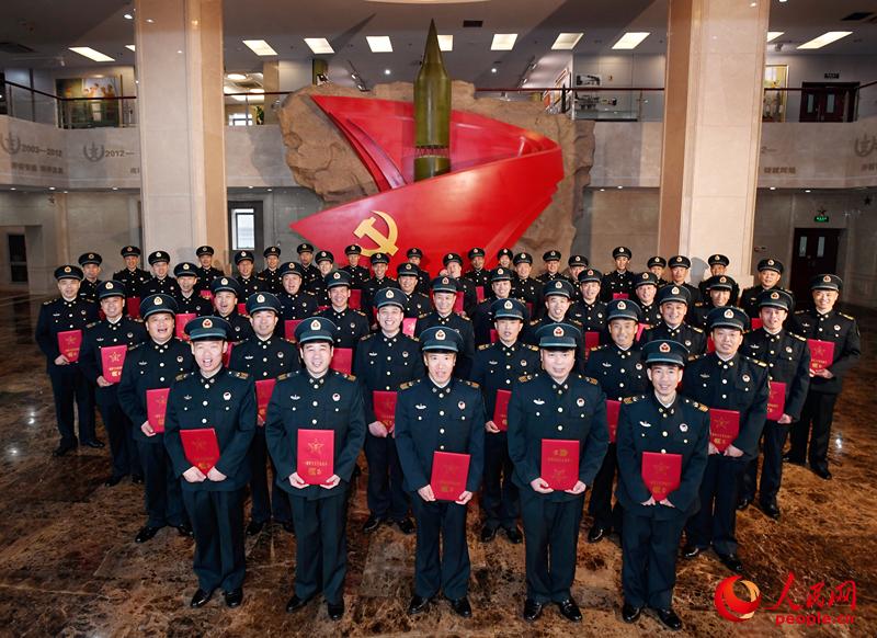 �������������˼؟ǰ�����zӰ���T���i