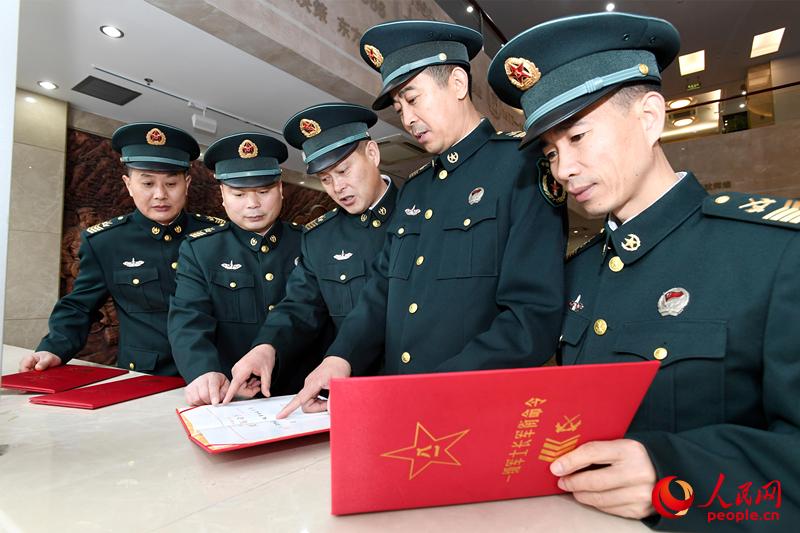 ��׃�Ĳ��H��܊�������؟���c�������zӰ���T���i