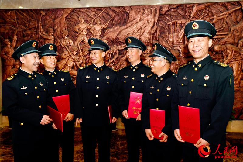 �s�u���Ժ��������Ա����zӰ���T���i