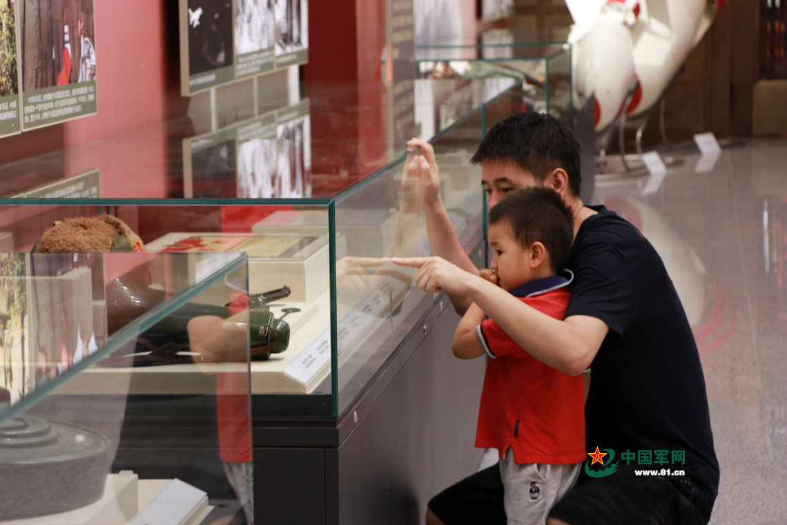 722܊܊90}չ[չdһչǰ^չƷ(OӢ T_A ӔzӰ)