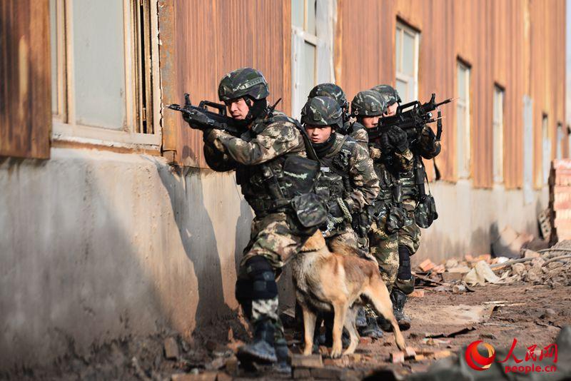 ־Ӣ ɽºպՑ𹦵侯½ĳꠡ4