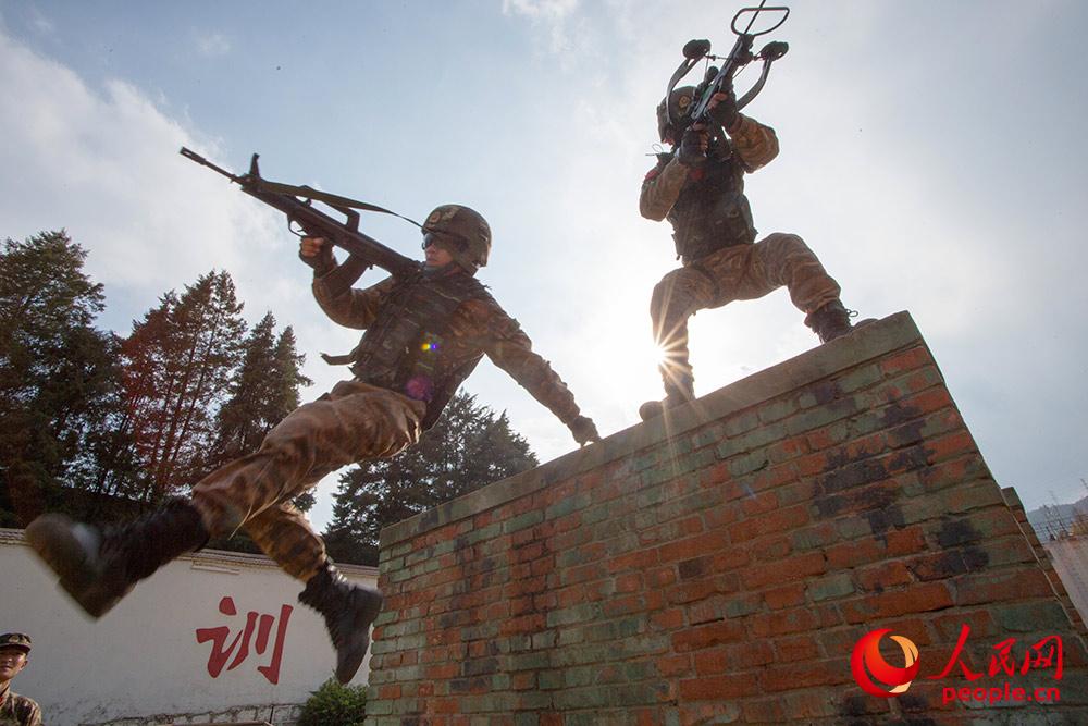 �ؑ�꠆T�M��С�M�fͬ��