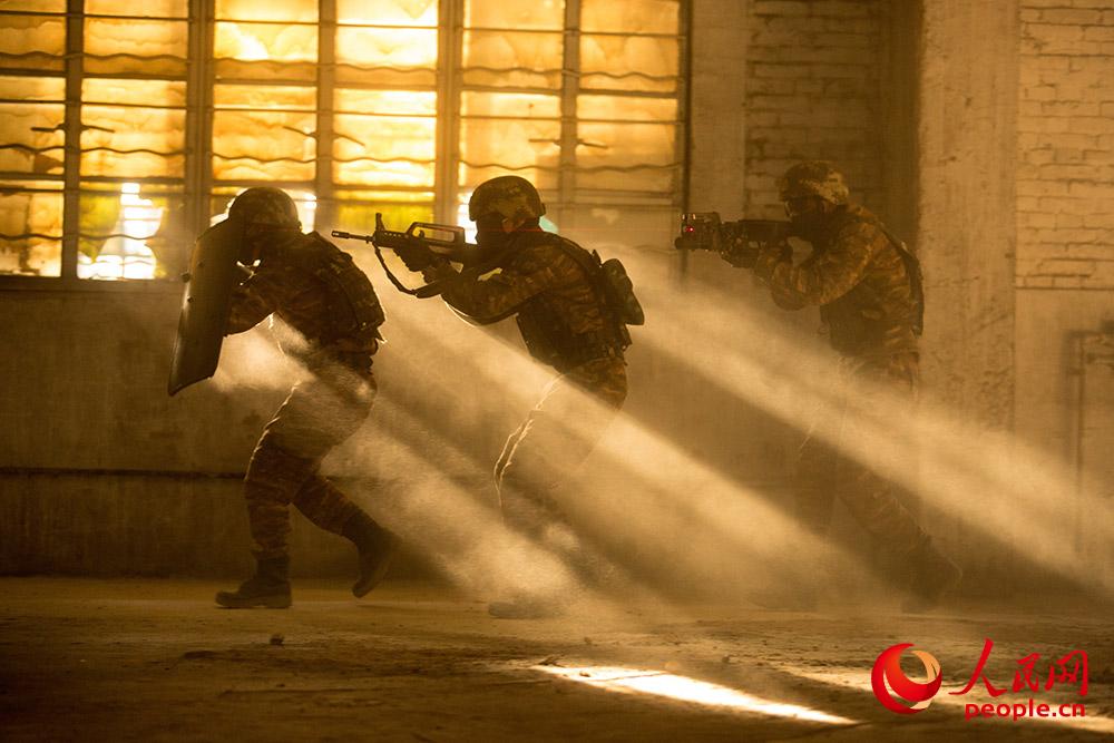 �ؑ�꠆T�M��С�M������