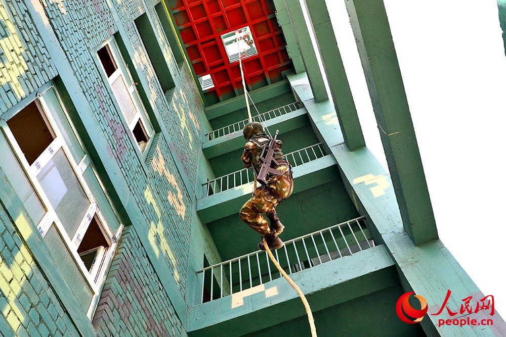 ů_侯A꠆ؑTӖæ6