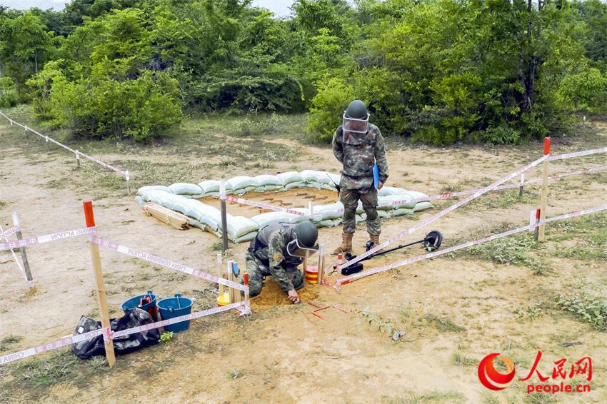 ڼկ׈IڽMLOMھI