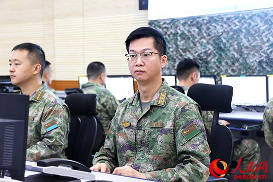 һڑ^ָ]ДMӋ z