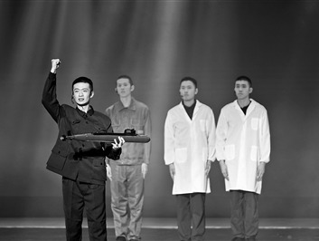 武警工程大學紅色故事講解大賽，學員創作演繹《深海的承諾》節目，講述黃旭華院士的故事。