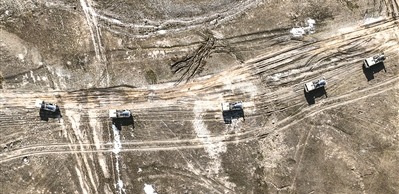 向預定地域機動。