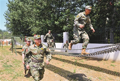 山東省龍口市“任常倫民兵應急連”組織訓練。王軍華攝