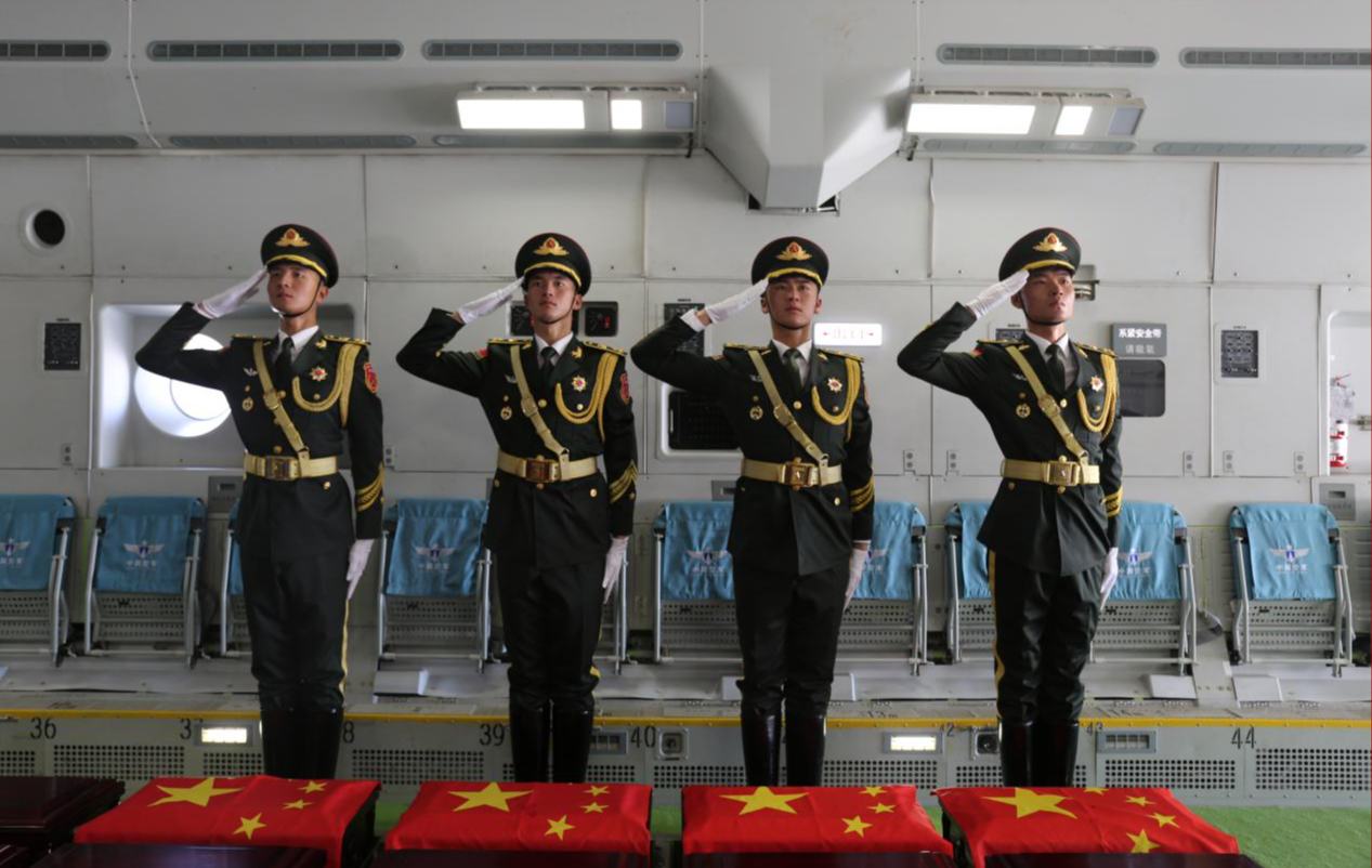 運-20起飛，接迎烈士回家