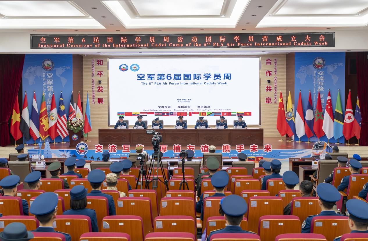 11月3日上午，由空軍工程大學承辦的空軍第六屆國際學員周在西安開幕。人民網記者 唐宋攝