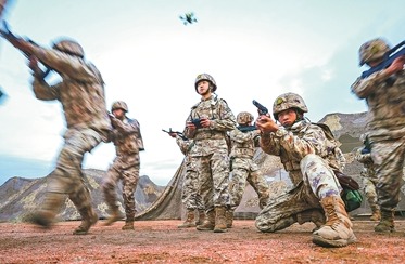 空軍某部組織官兵演訓。仝祥瑞攝