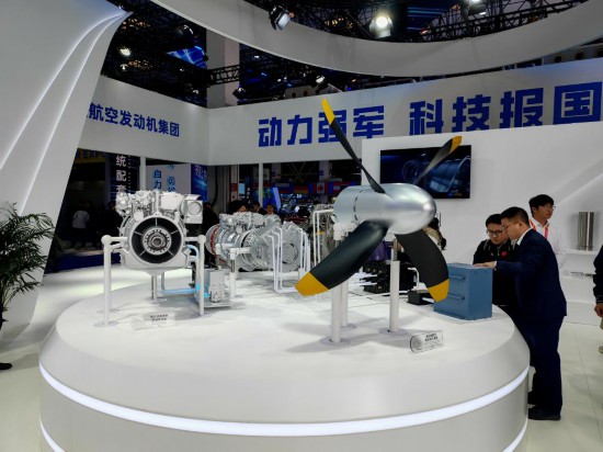 圖為本屆直博會展出的航空發動機模型。新華社記者宋晨 攝