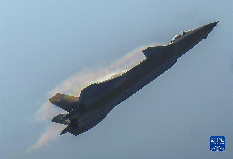 (鏡觀中國·新華社國內新聞照片一周精選)(8)殲-20戰機亮相中國航展